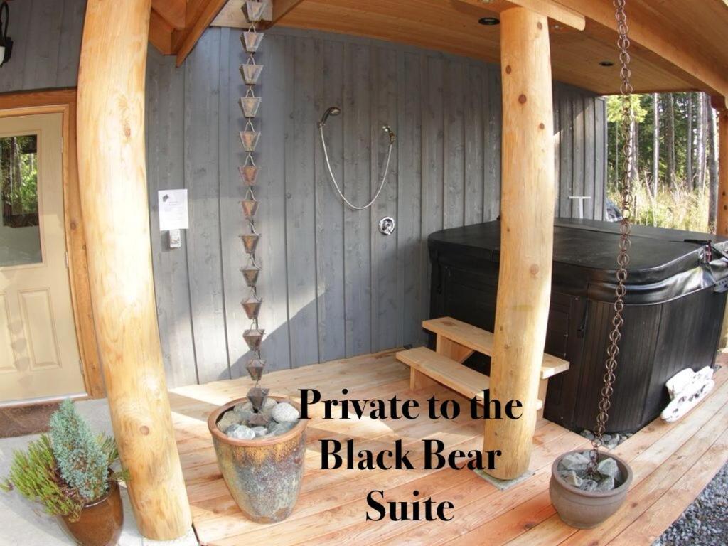 Black Bear Guesthouse Tofino Exterior photo